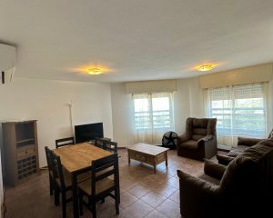 Apartamento de 2 Dormitorios frente a plaza Vella Vista
