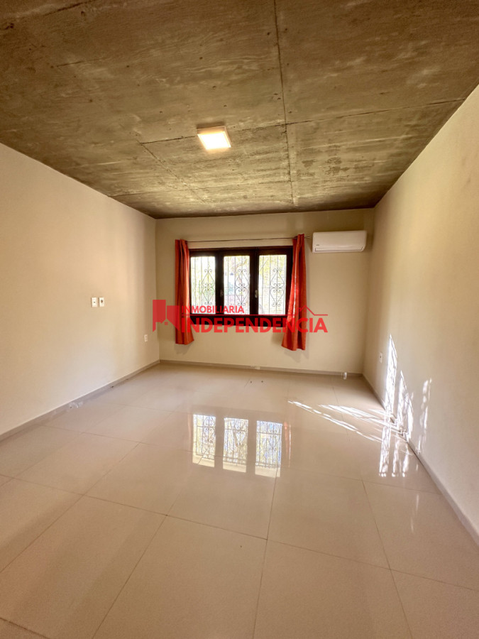 Casa ID.317 - Casa chalet mas estudio profesional en el centro de Paysandu en alquiler