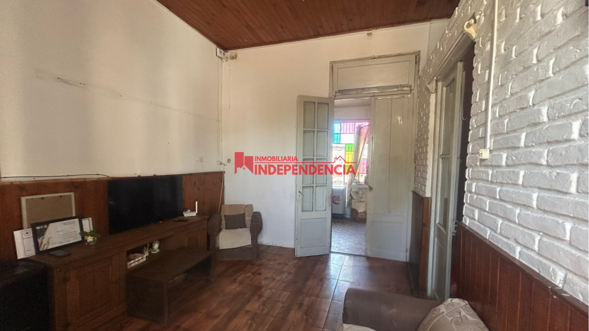 Casa ID.267 - En Venta casa con comercio de 251m2
