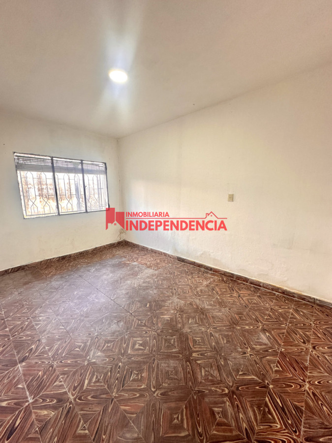 Casa ID.320 - Casa en alquiler con fondo y garaje