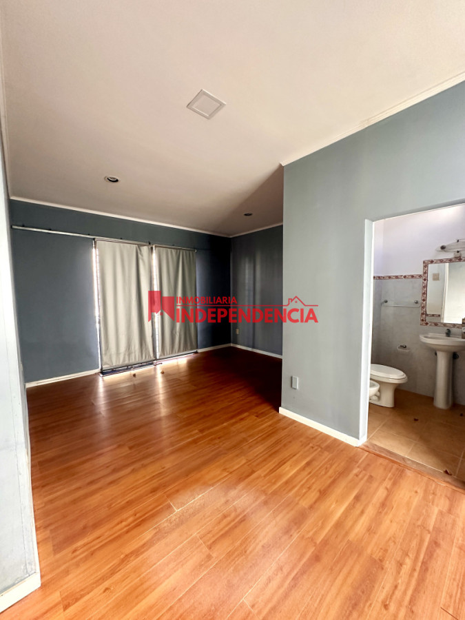 Casa ID.317 - Casa chalet mas estudio profesional en el centro de Paysandu en alquiler
