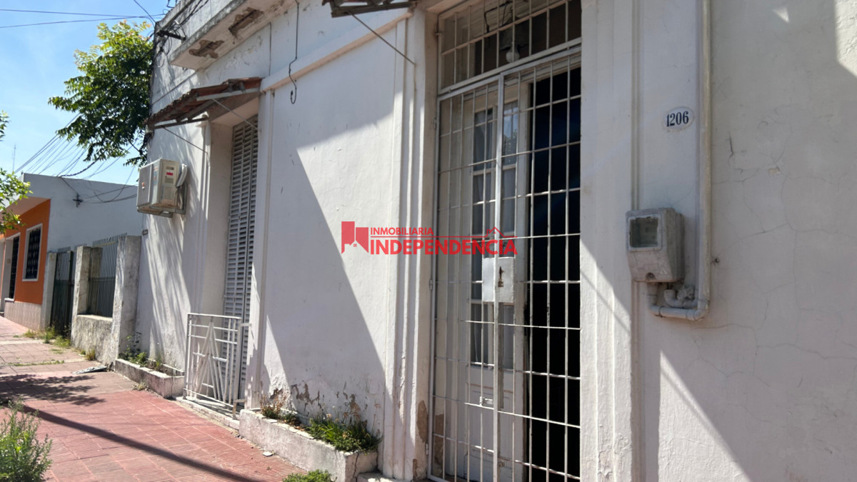 Casa ID.267 - En Venta casa con comercio de 251m2