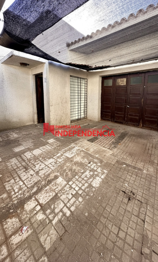 Casa ID.317 - Casa chalet mas estudio profesional en el centro de Paysandu en alquiler