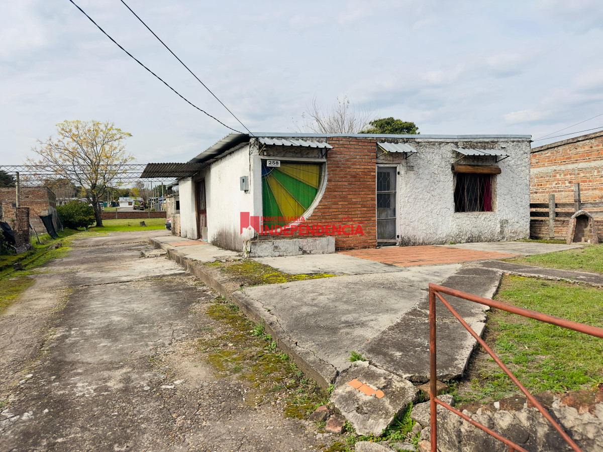 Casa ID.87 - Casa de dos dormitorios con 1000 m2 de terreno 