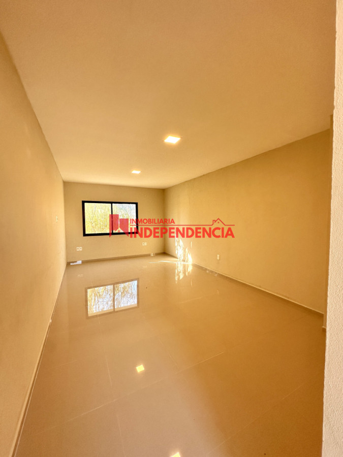 Casa ID.317 - Casa chalet mas estudio profesional en el centro de Paysandu en alquiler