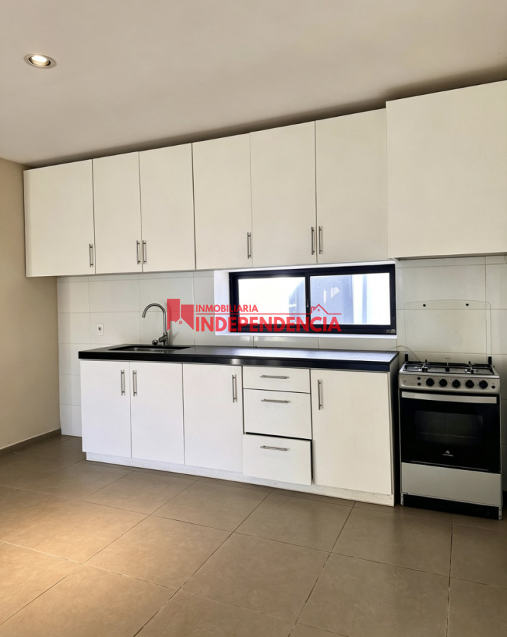 Casa ID.317 - Casa chalet mas estudio profesional en el centro de Paysandu en alquiler