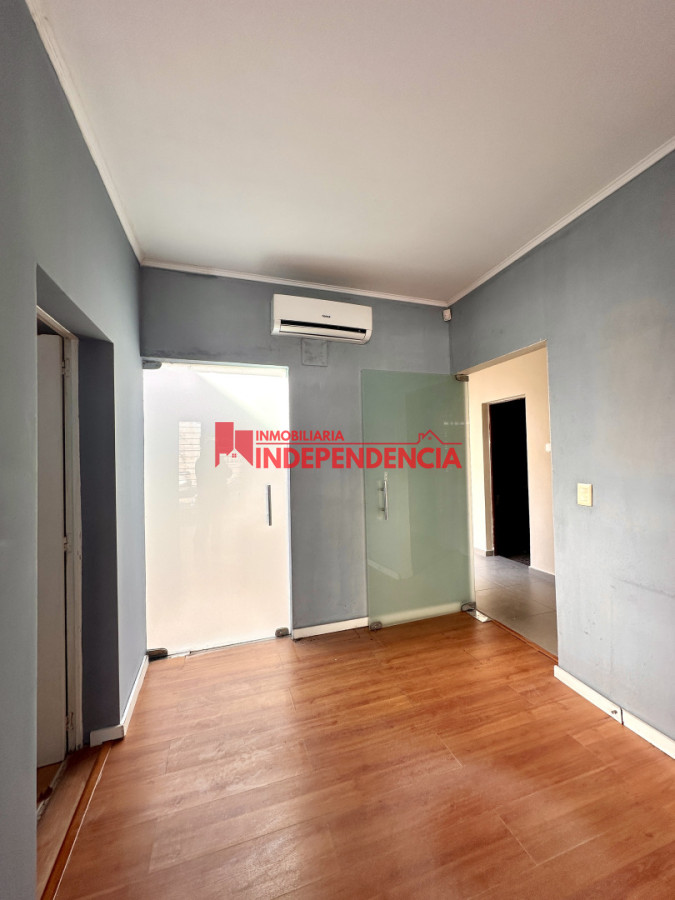 Casa ID.317 - Casa chalet mas estudio profesional en el centro de Paysandu en alquiler