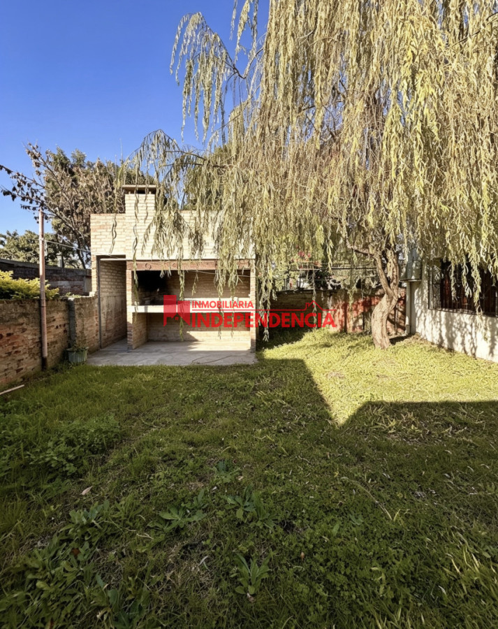 Casa ID.317 - Casa chalet mas estudio profesional en el centro de Paysandu en alquiler