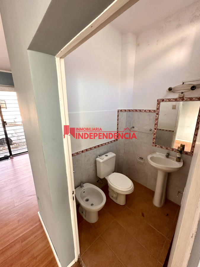 Casa ID.317 - Casa chalet mas estudio profesional en el centro de Paysandu en alquiler