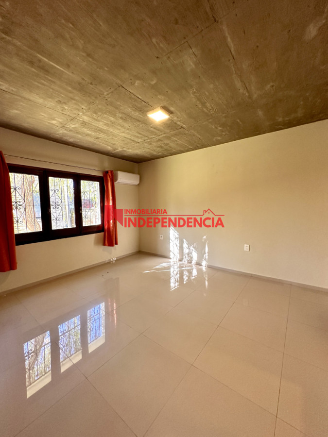 Casa ID.317 - Casa chalet mas estudio profesional en el centro de Paysandu en alquiler