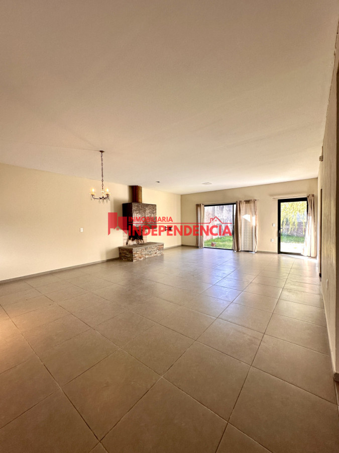 Casa ID.317 - Casa chalet mas estudio profesional en el centro de Paysandu en alquiler