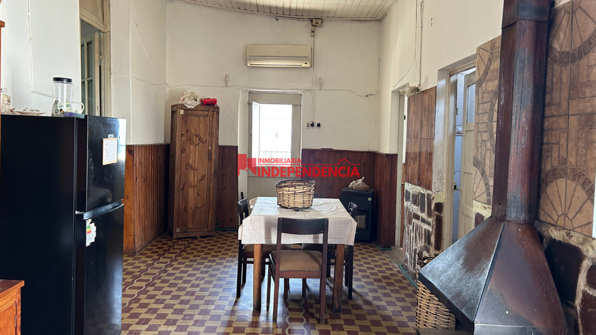 Casa ID.267 - En Venta casa con comercio de 251m2