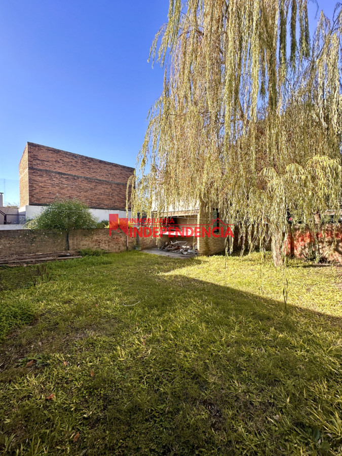 Casa ID.317 - Casa chalet mas estudio profesional en el centro de Paysandu en alquiler