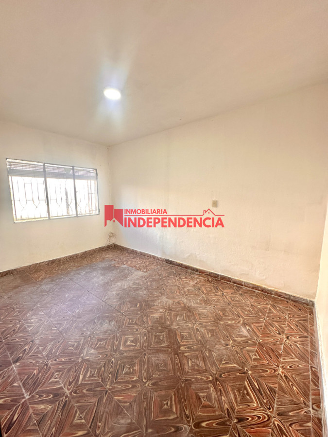 Casa ID.320 - Casa en alquiler con fondo y garaje