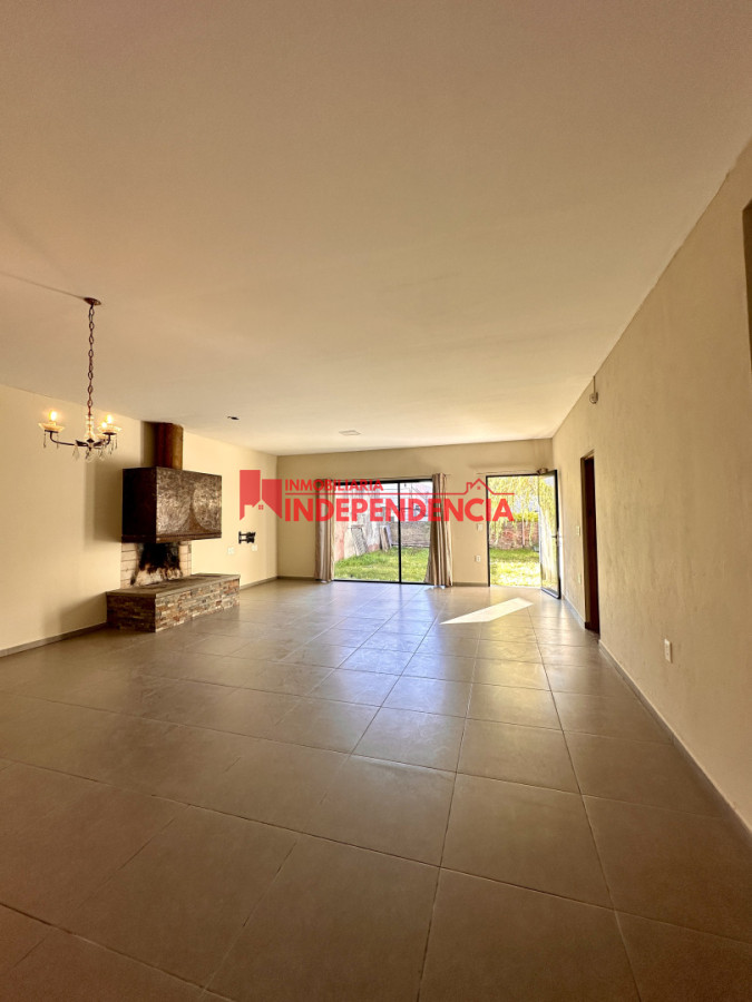 Casa ID.317 - Casa chalet mas estudio profesional en el centro de Paysandu en alquiler