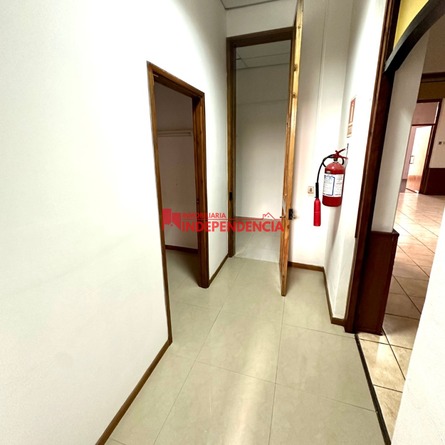 Casa ID.189 - En Venta propiedad con espacio versatil en Esquina Estrategica