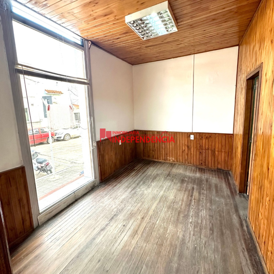 Casa ID.189 - En Venta propiedad con espacio versatil en Esquina Estrategica