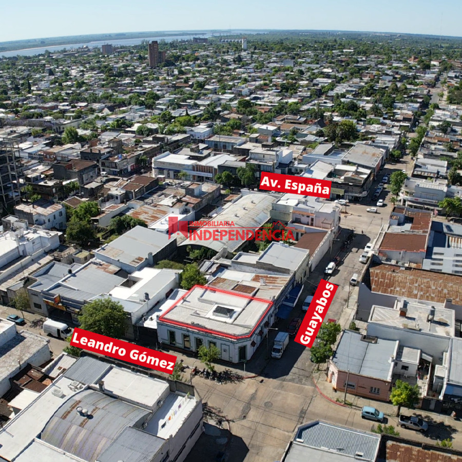 Casa ID.189 - En Venta propiedad con espacio versatil en Esquina Estrategica