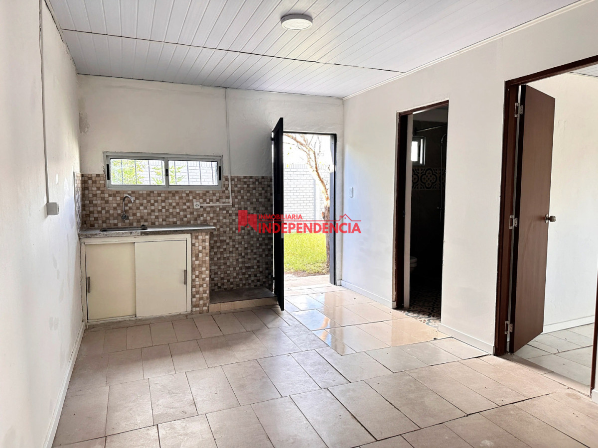 Casa ID.302 - Alquiler de 1 dormitorio con frente y fondo
