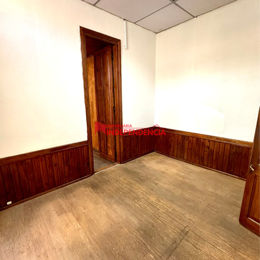 Casa ID.189 - En Venta propiedad con espacio versatil en Esquina Estrategica