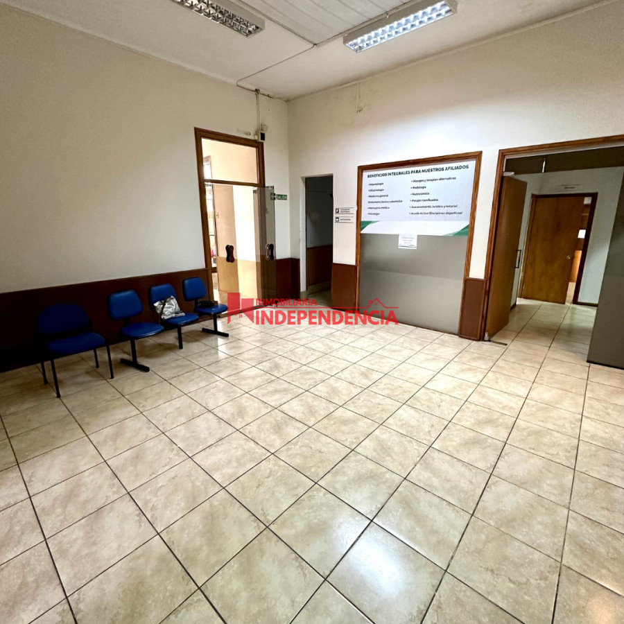 Casa ID.189 - En Venta propiedad con espacio versatil en Esquina Estrategica