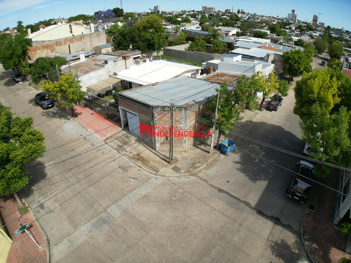 Galpón ID.265 - En alquiler Galpon de 84m2 en Esquina