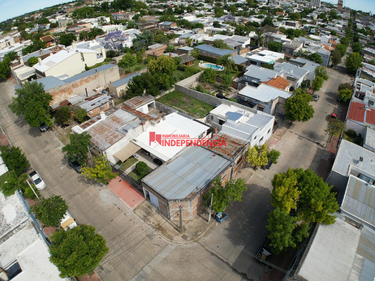 Galpón ID.265 - En alquiler Galpon de 84m2 en Esquina