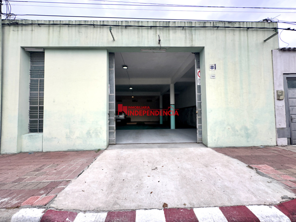 Galpón ID.293 - Alquiler Amplio Galpon de 163 m2 en Zona COMEPA