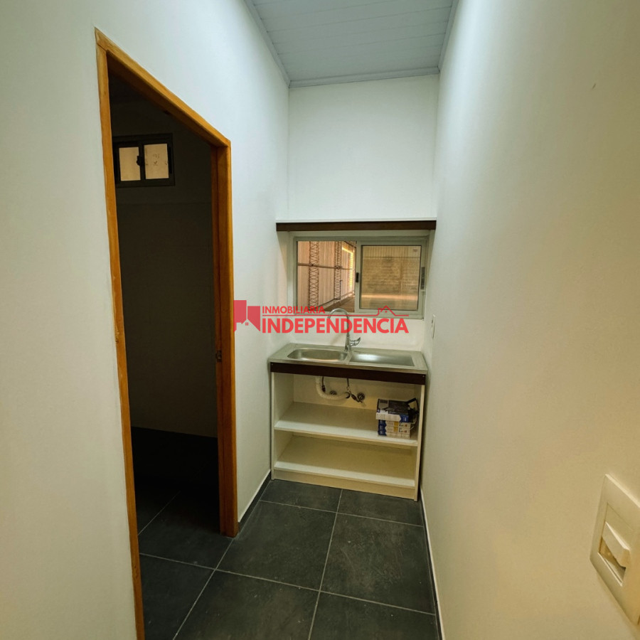 Galpón ID.124 - Galpón en alquiler de 330 m2 y 500 m2 de terreno