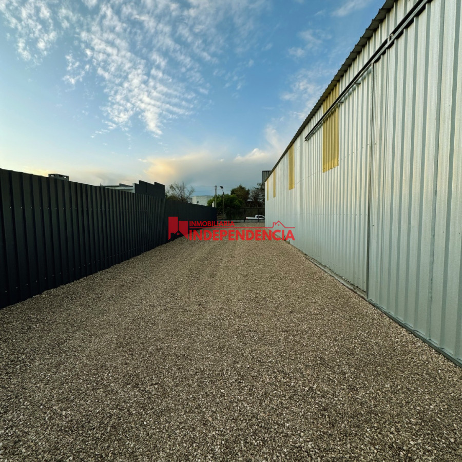 Galpón ID.124 - Galpón en alquiler de 330 m2 y 500 m2 de terreno