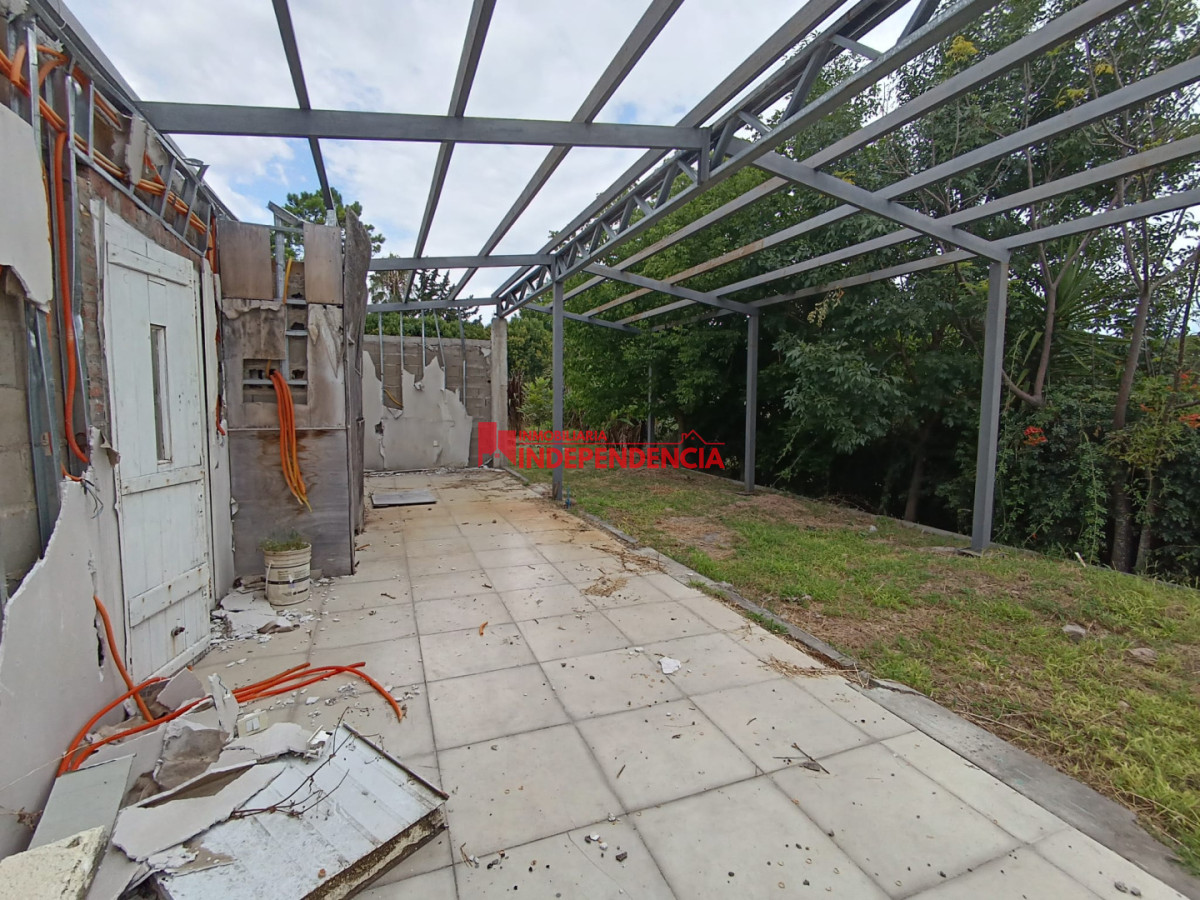 Terreno ID.237 - Terreno con Mejoras!!  625m2 en Esquina 