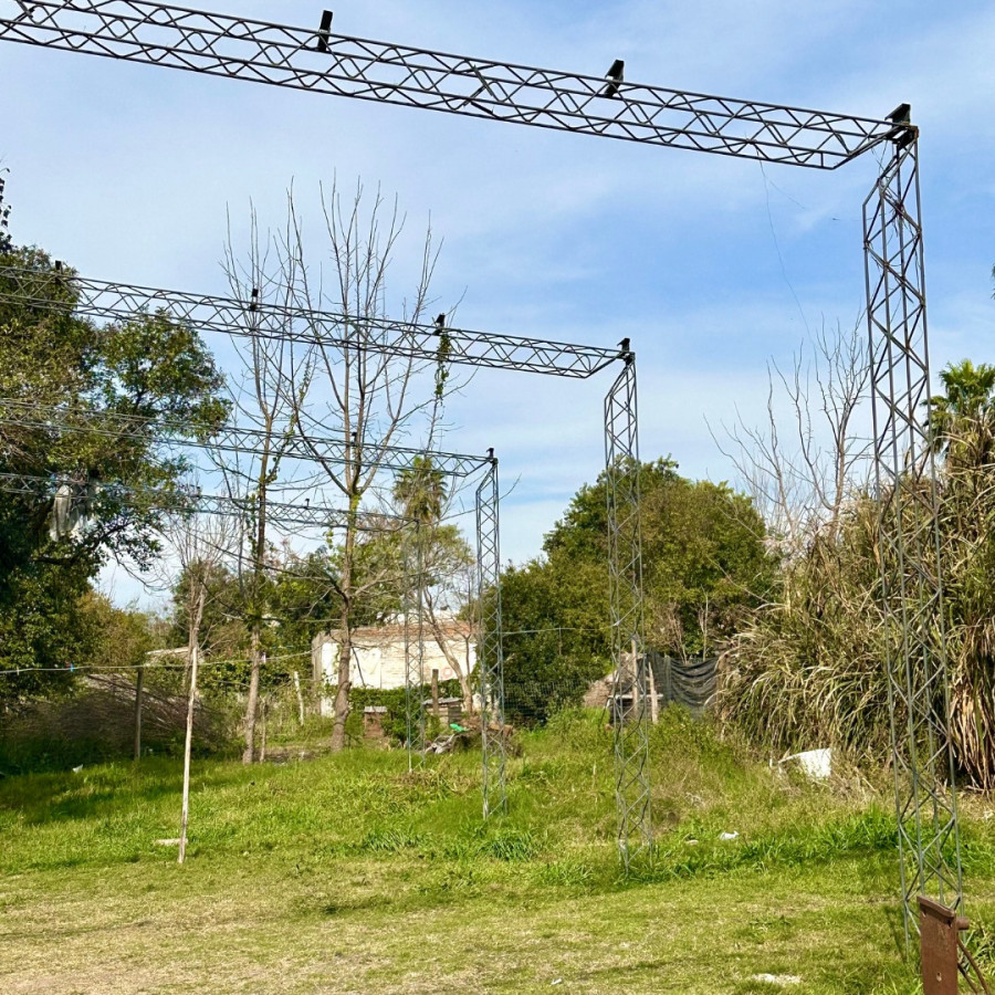 Terreno Con Estructura De Galpon 