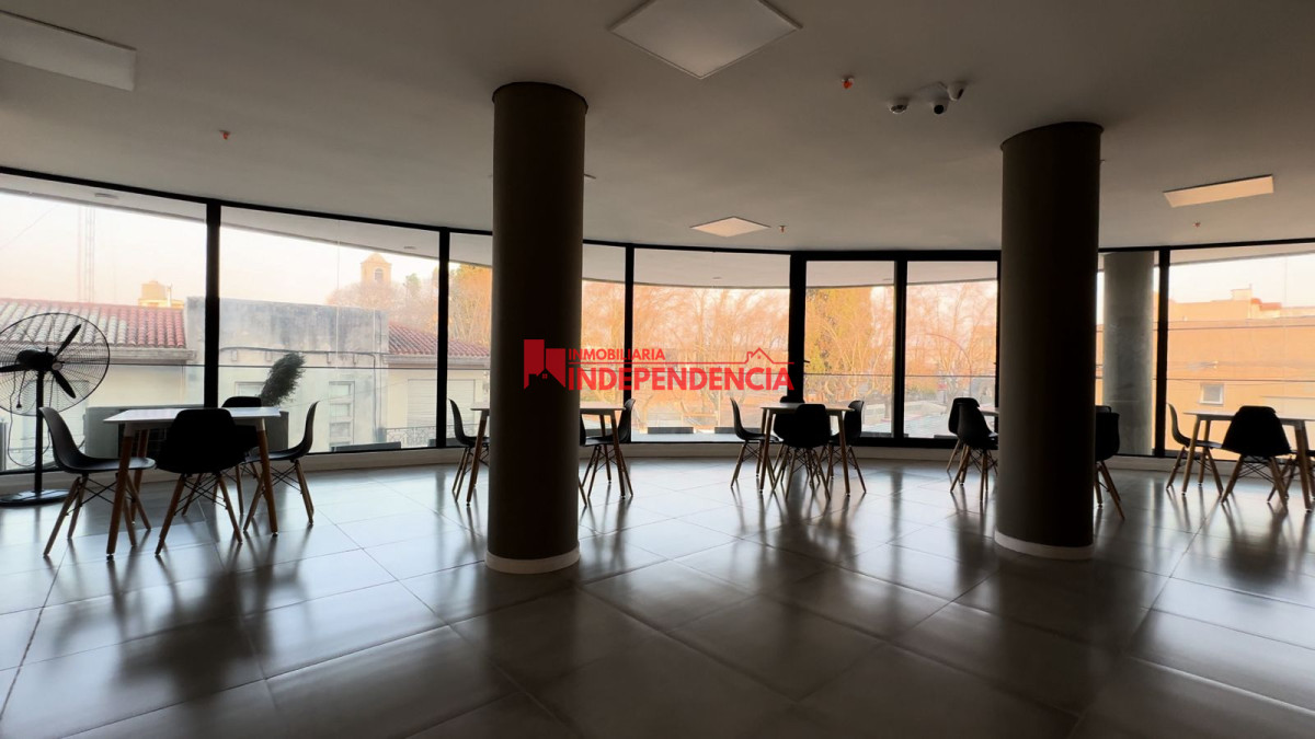 Oficina ID.160 - Oficina de 28 m² en Torre de la Defensa con balcón hacia Zorrilla de San Martín