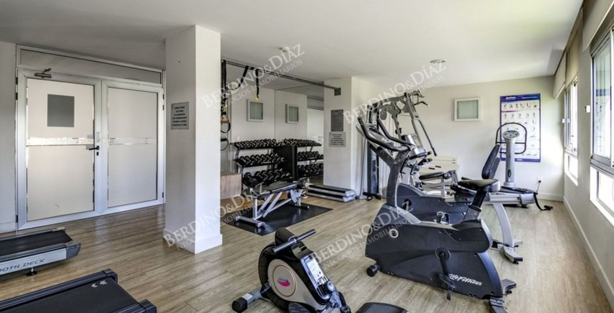 Apartamento ID.3026 - Apartamento en venta 2 dormitorios Aidy Grill Punta del Este Ocean Drive piso alto vista al mar