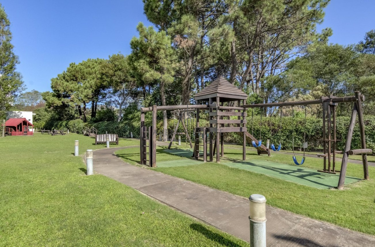 Apartamento ID.4793 - Apartamento en venta 2 dormitorios Aidy Grill Punta del Este Ocean Drive piso alto vista al mar