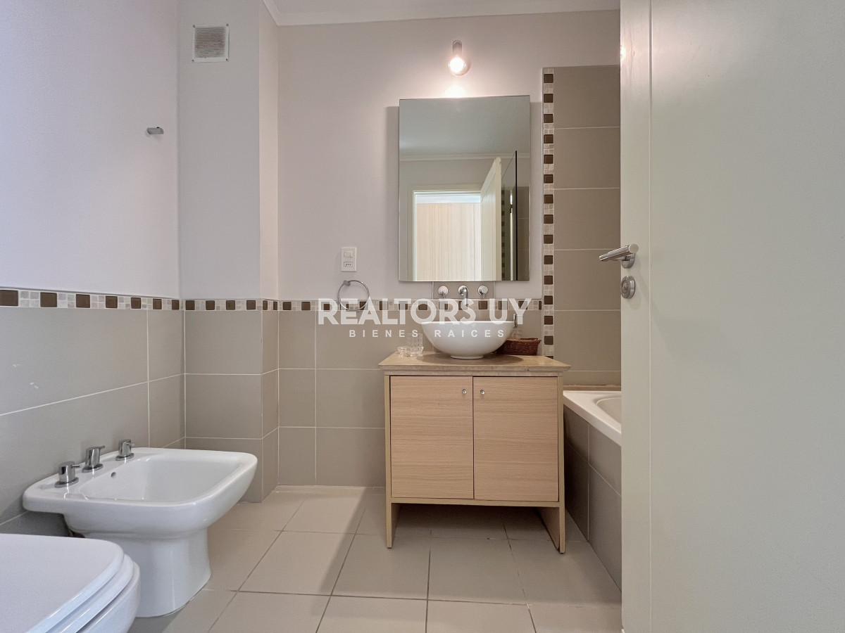 Apartamento ID.19 - Departamento en alquiler anual en Aidy grill Ocean Drive Punta del Este