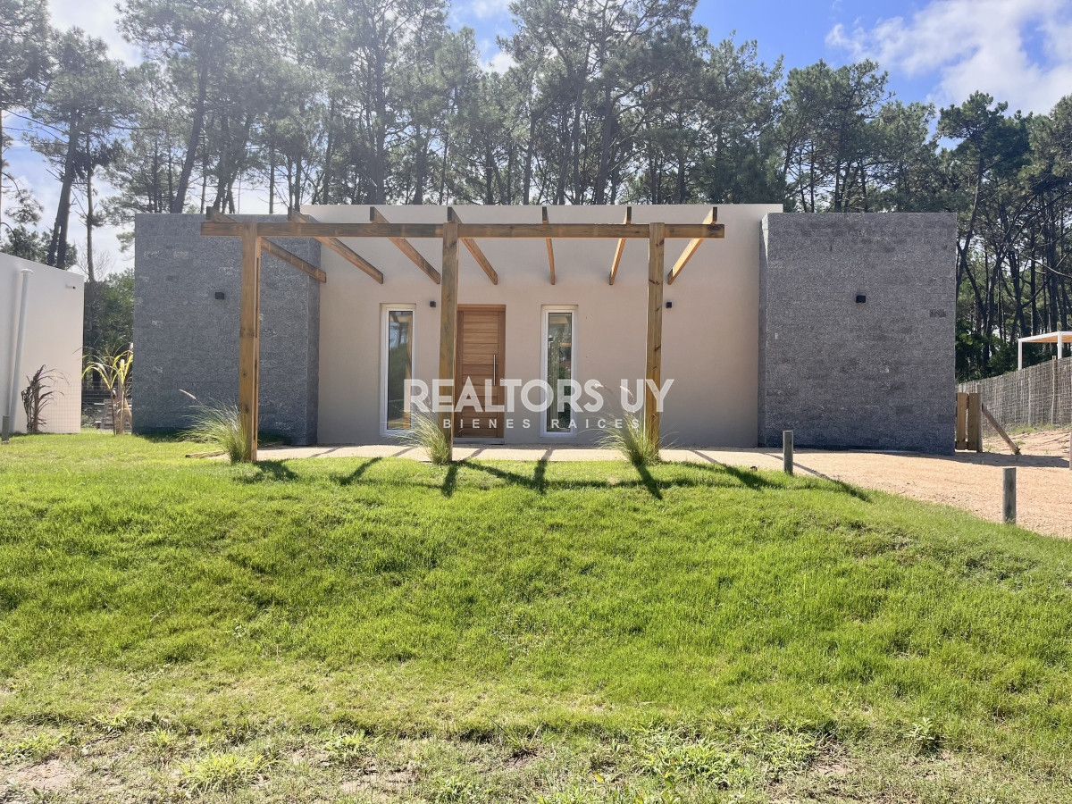 Casa ID.18 - Casas en venta en Chihuahua, Punta Ballena, a pasos del mar.