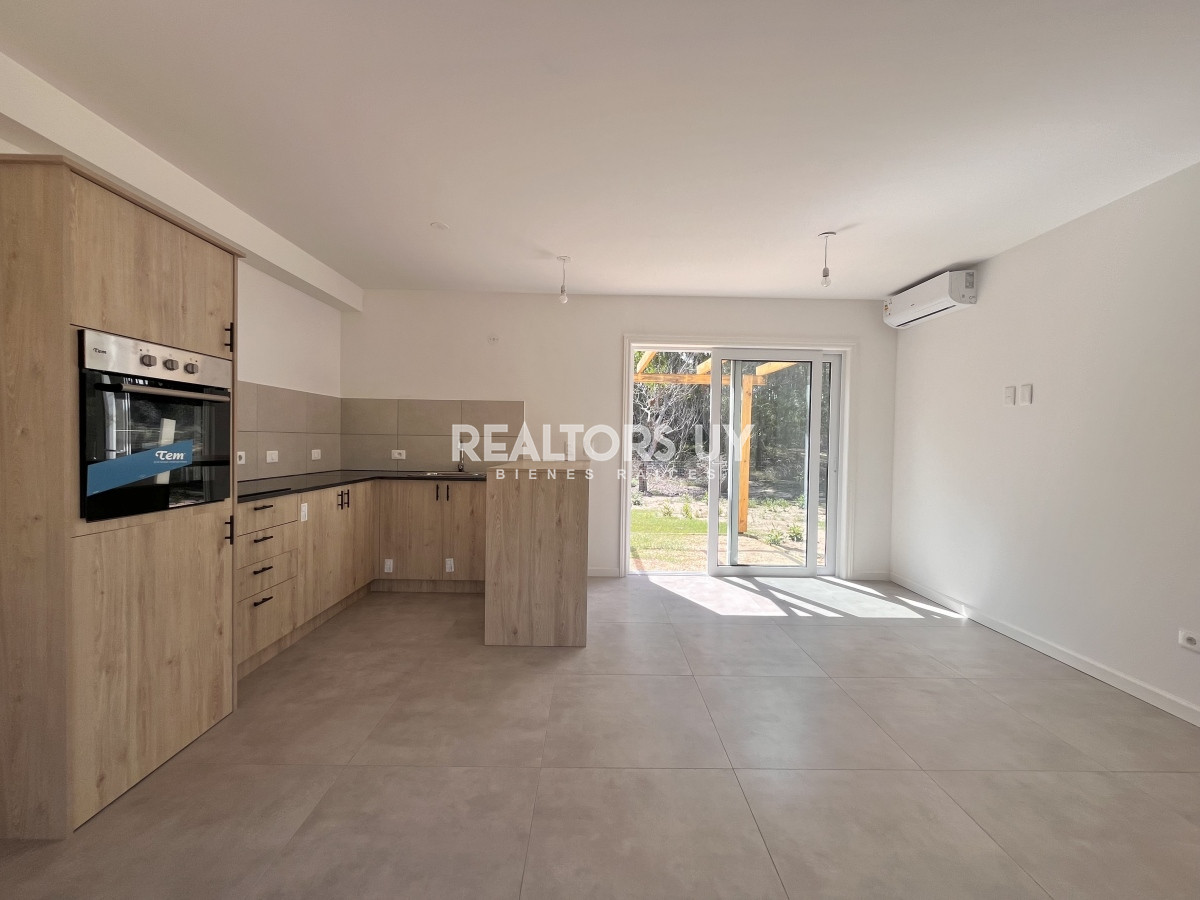 Casa ID.18 - Casas en venta en Chihuahua, Punta Ballena, a pasos del mar.