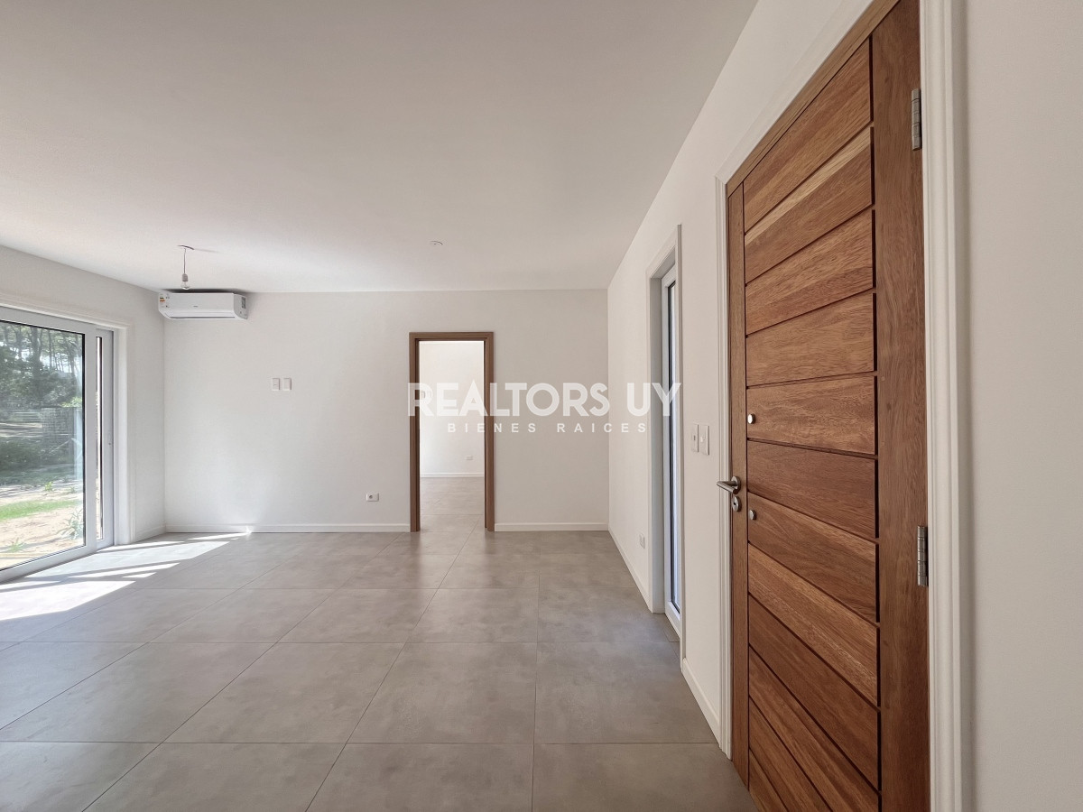 Casa ID.18 - Casas en venta en Chihuahua, Punta Ballena, a pasos del mar.