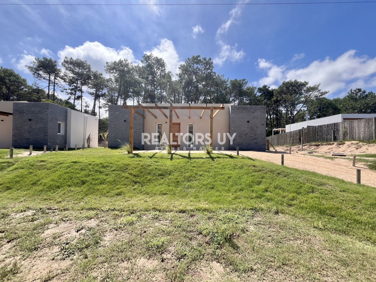 Casa ID.18 - Casas en venta en Chihuahua, Punta Ballena, a pasos del mar.