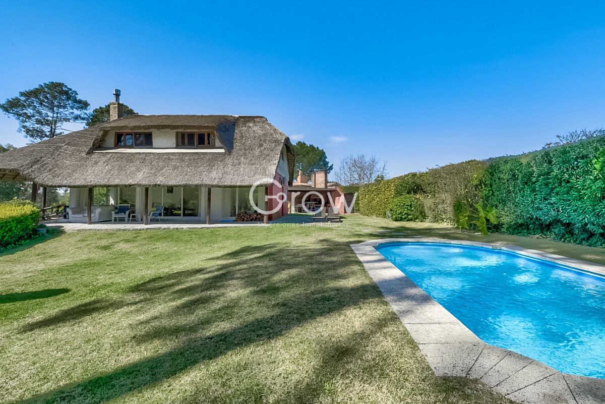 Casa ID.1626 - Casa en venta Jardines de Córdoba Punta del Este