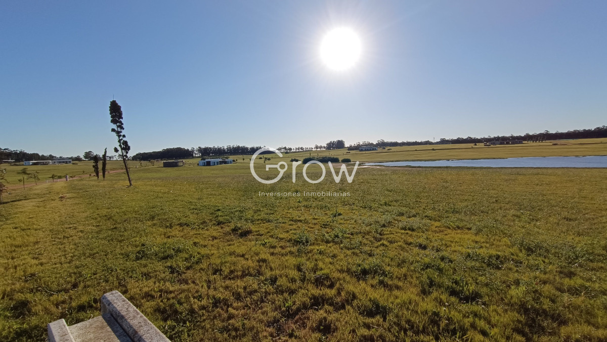 Terreno ID.2525 - Terreno en venta en Laguna de los Cisnes Barrio Privado Punta del Este