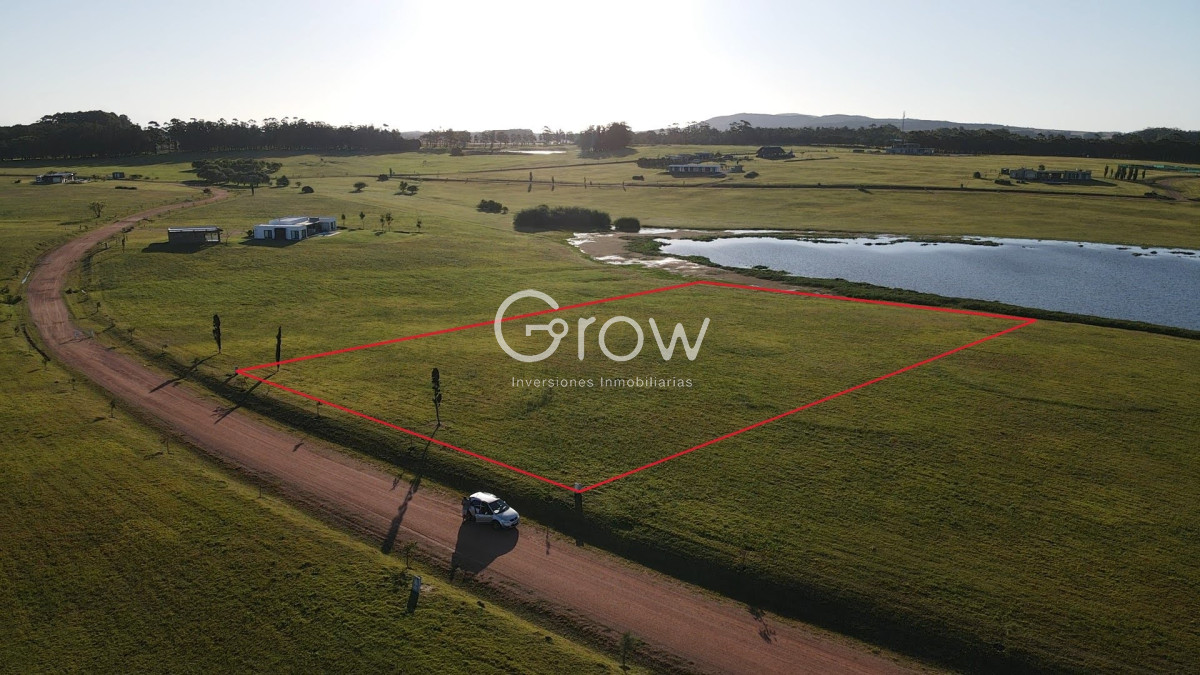 Terreno ID.2525 - Terreno en venta en Laguna de los Cisnes Barrio Privado Punta del Este