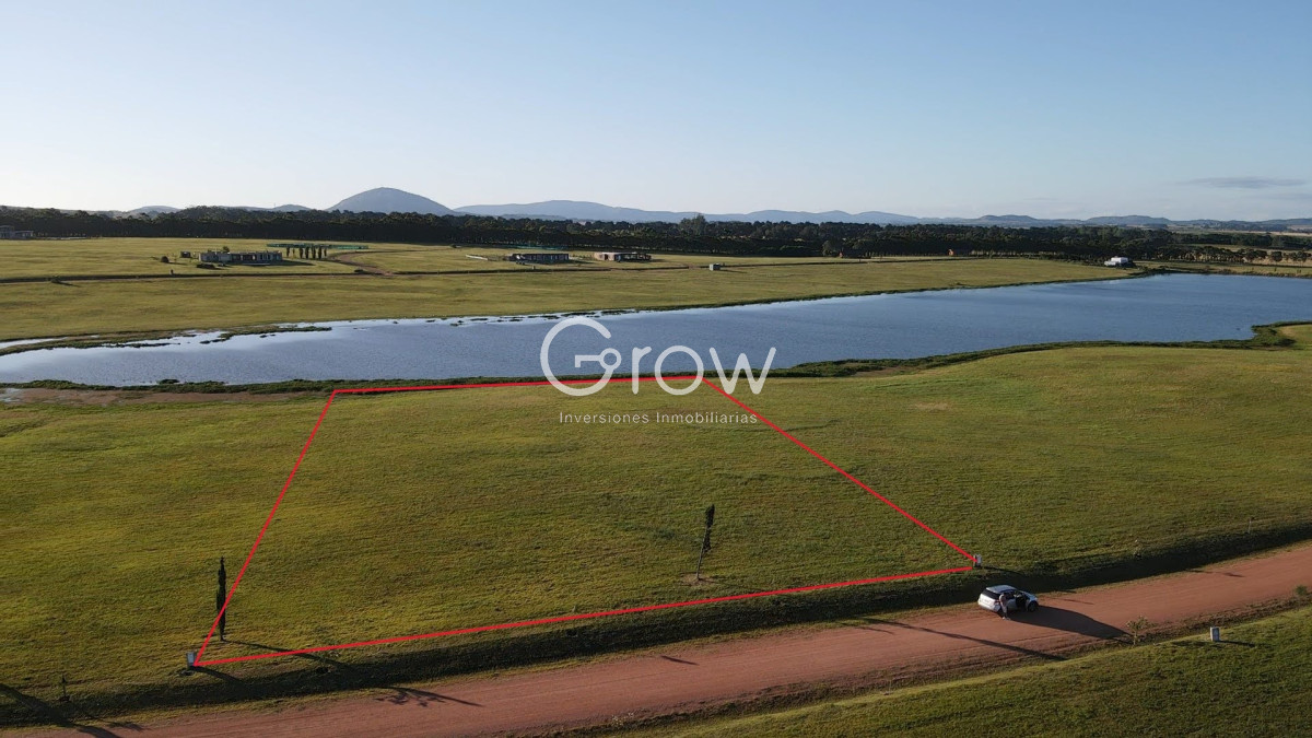 Terreno ID.2525 - Terreno en venta en Laguna de los Cisnes Barrio Privado Punta del Este