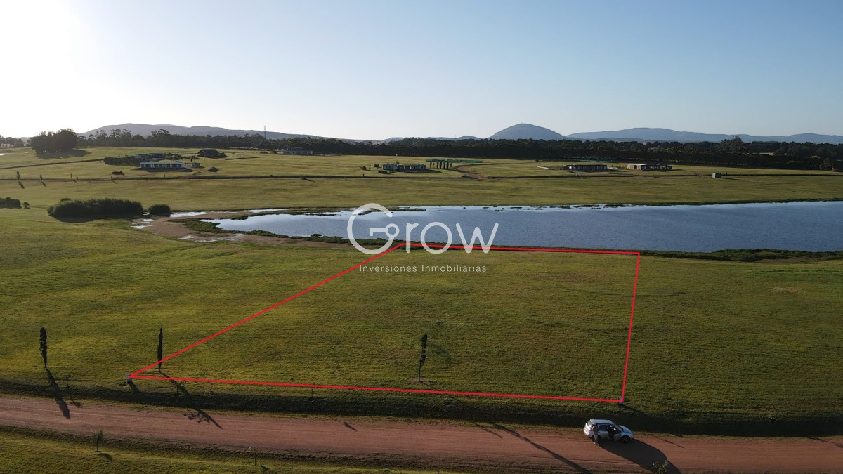 Terreno ID.2525 - Terreno en venta en Laguna de los Cisnes Barrio Privado Punta del Este