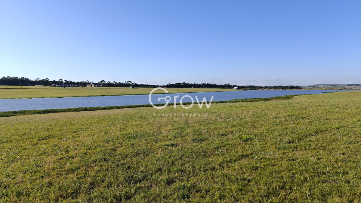 Terreno ID.2525 - Terreno en venta en Laguna de los Cisnes Barrio Privado Punta del Este