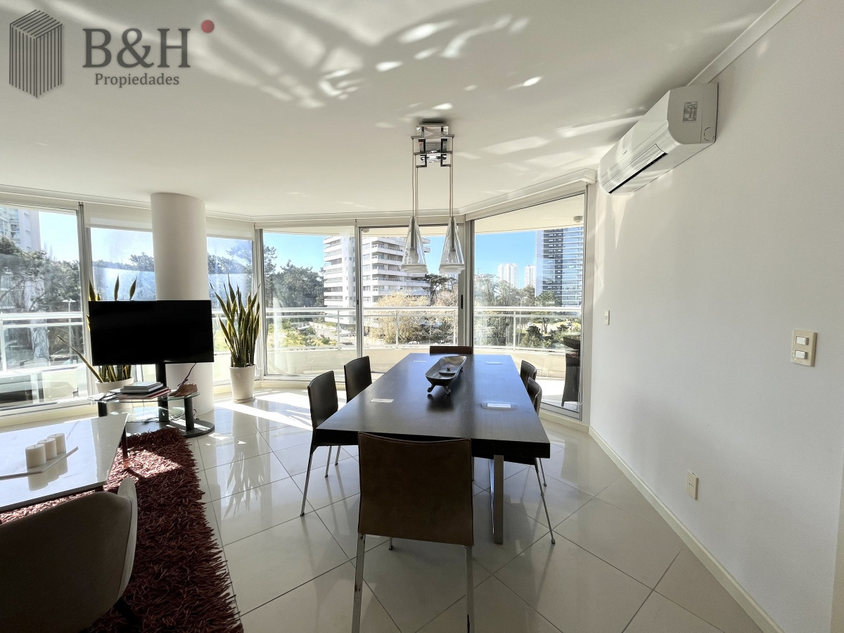 Apartamento ID.6759 - Apartamento alquiler anual Punta del este 3 dormitorios más dependencia Aidy grill