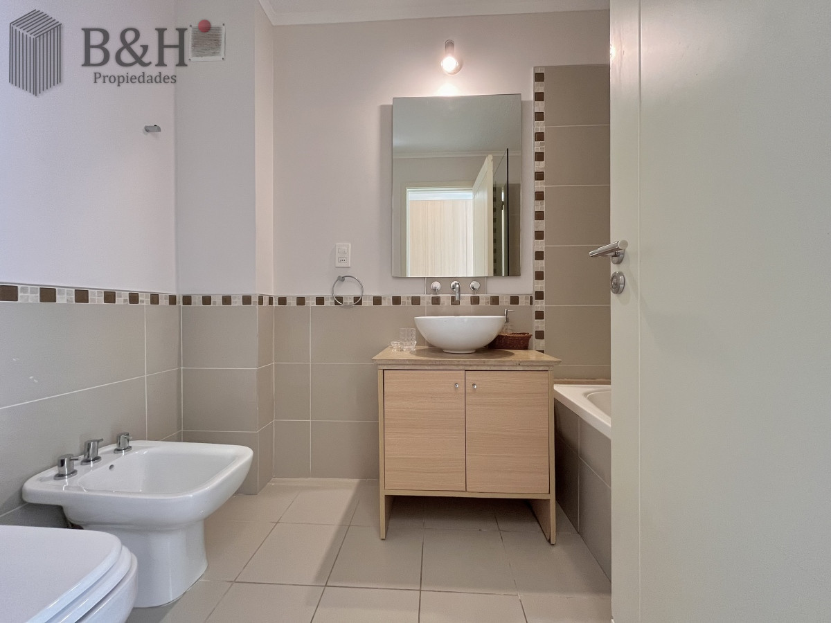 Apartamento ID.6759 - Apartamento alquiler anual Punta del este 3 dormitorios más dependencia Aidy grill