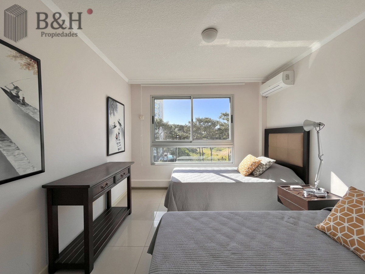 Apartamento ID.6759 - Apartamento alquiler anual Punta del este 3 dormitorios más dependencia Aidy grill