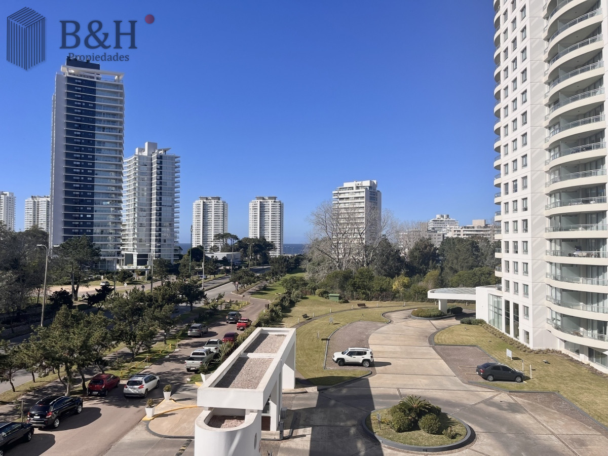 Apartamento ID.6759 - Apartamento alquiler anual Punta del este 3 dormitorios más dependencia Aidy grill